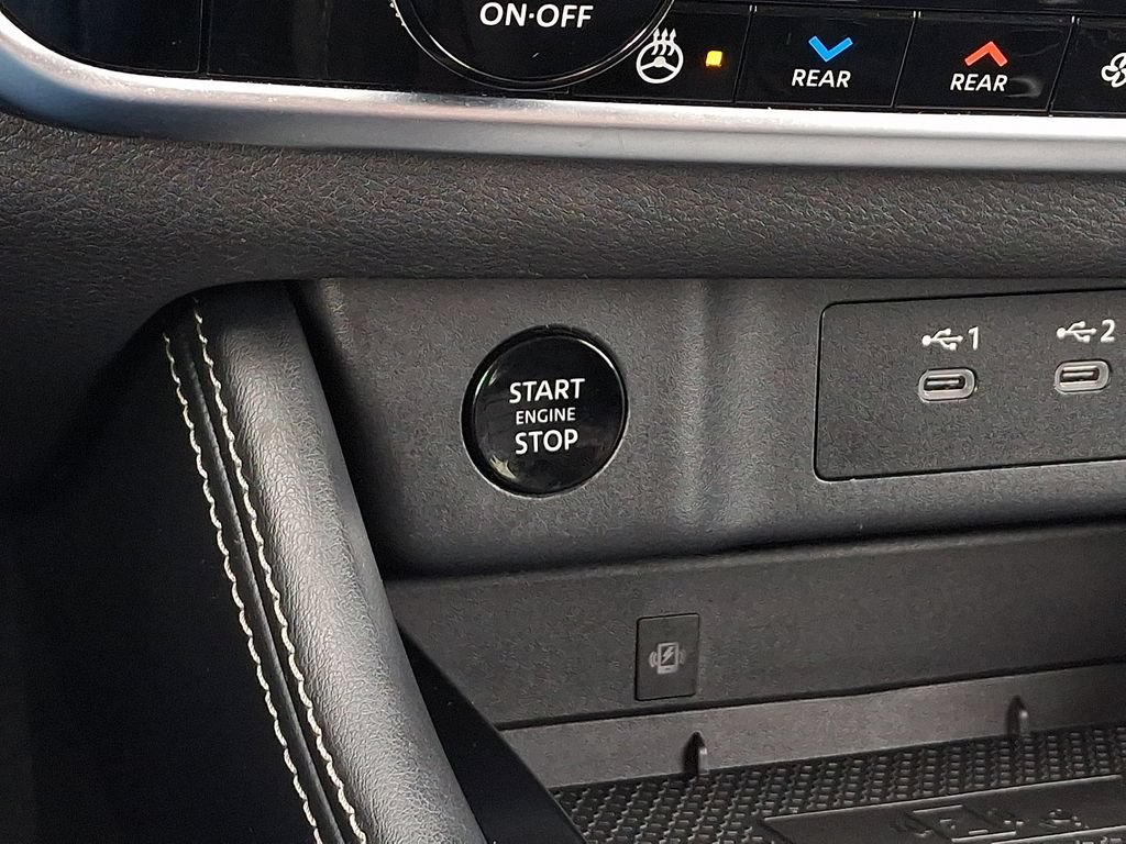 Used 2024 Nissan Rogue Platinum w/ Platinum Premium Package AWD/4WD image 24