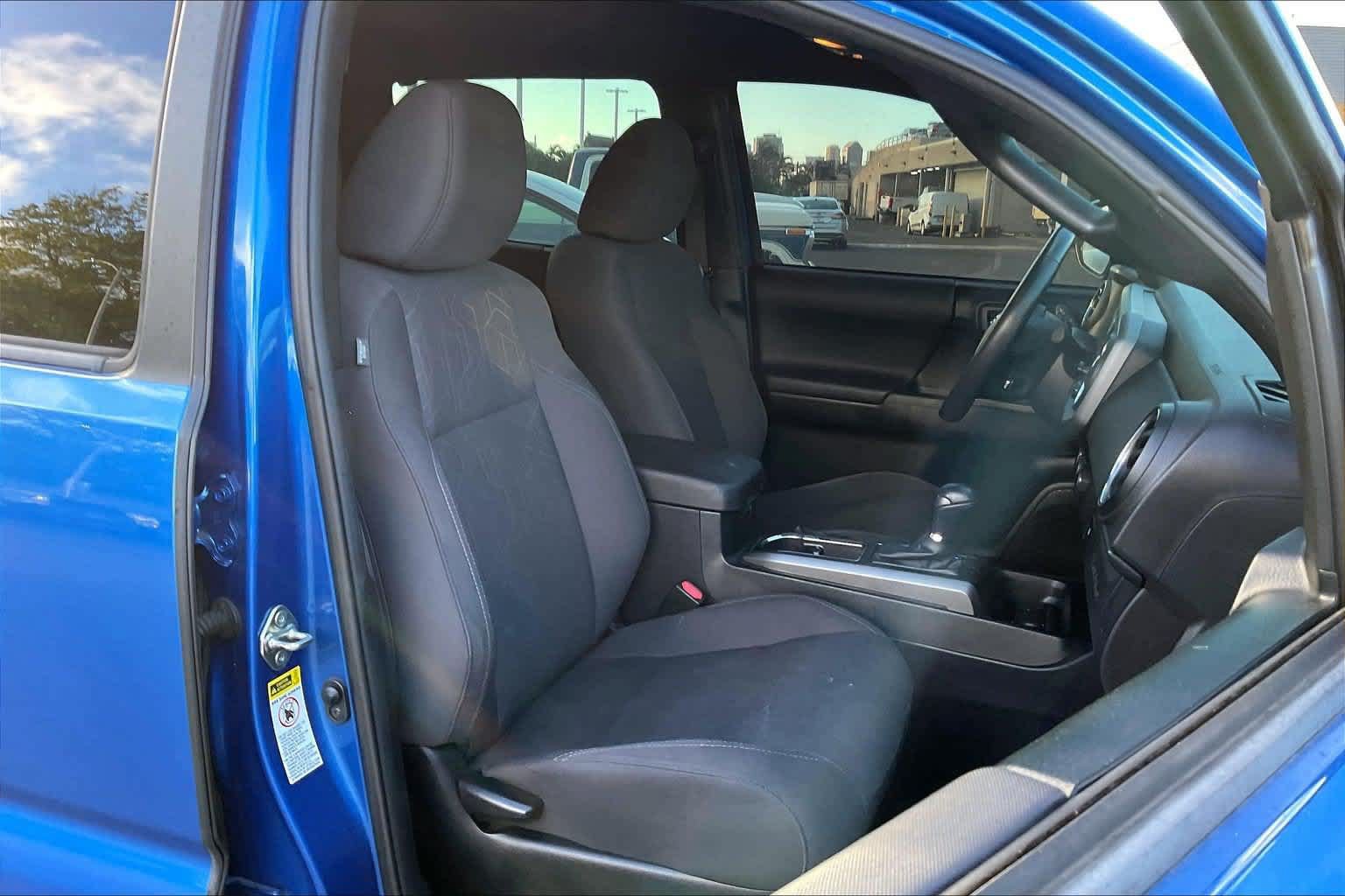 Used 2017 Toyota Tacoma TRD Sport RWD image 13
