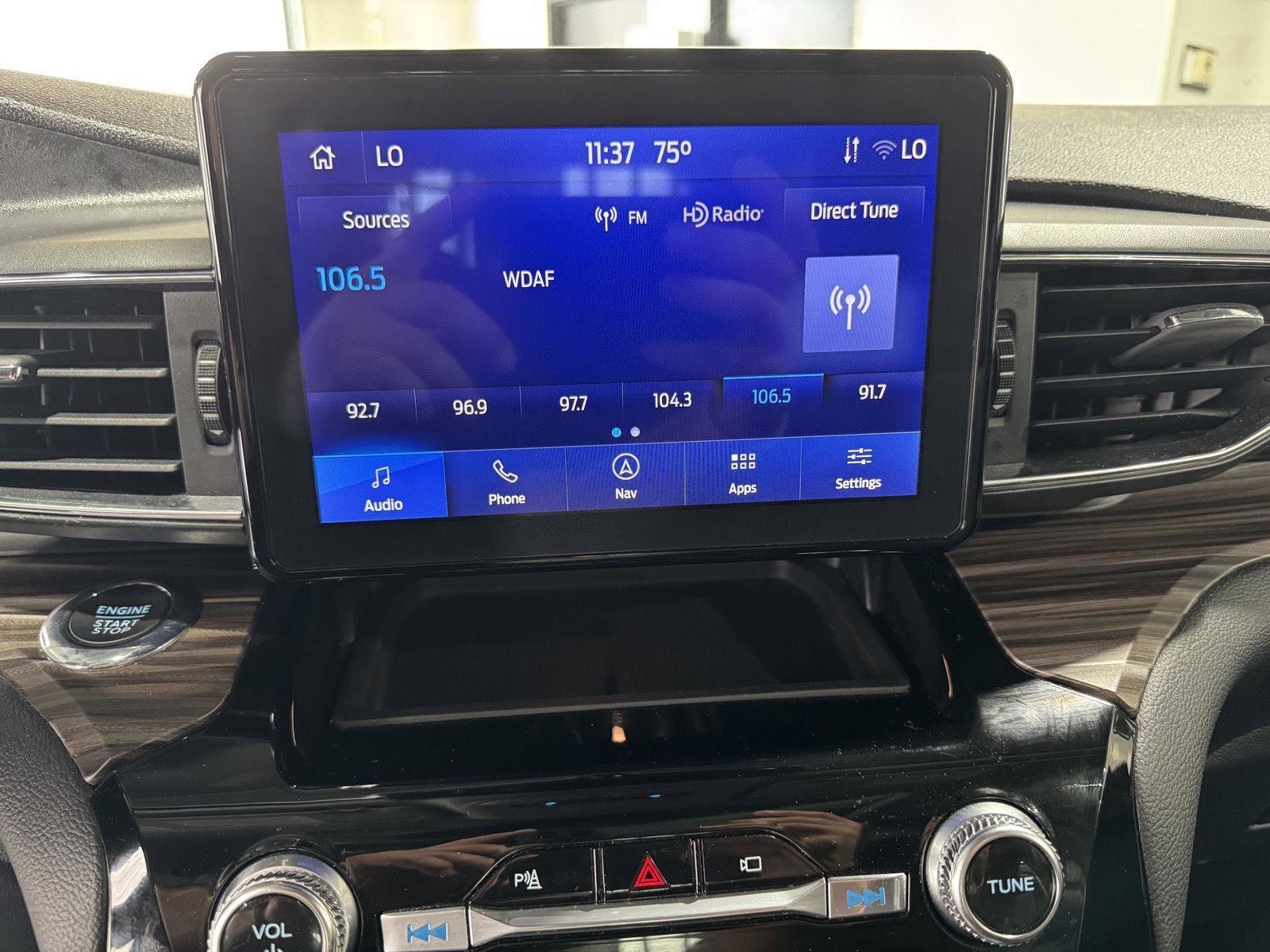 Certified 2022 Ford Explorer Limited w/ Equipment Group 301A AWD/4WD image 31