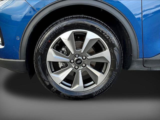 Certified 2023 Ford Escape Platinum w/ Premium Technology Package AWD/4WD image 38