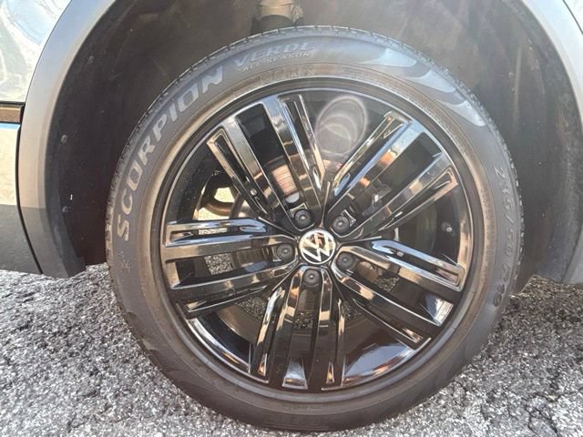 Used 2022 Volkswagen Tiguan SE R-Line AWD/4WD image 29