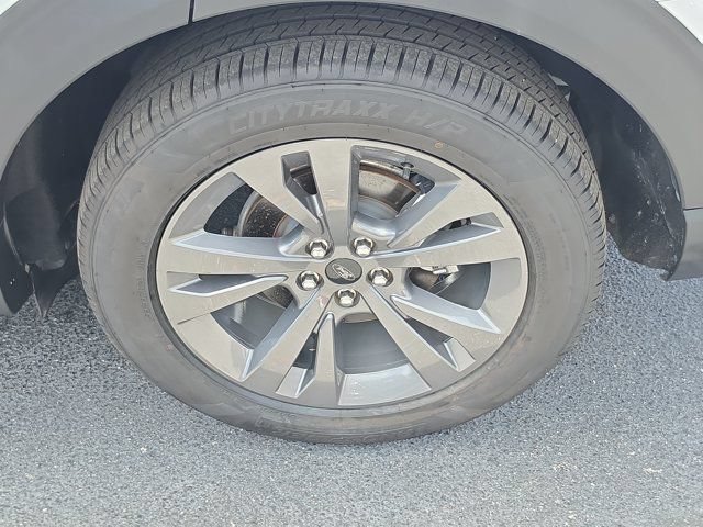 Certified 2021 Ford Explorer XLT w/ Equipment Group 202A RWD image 9
