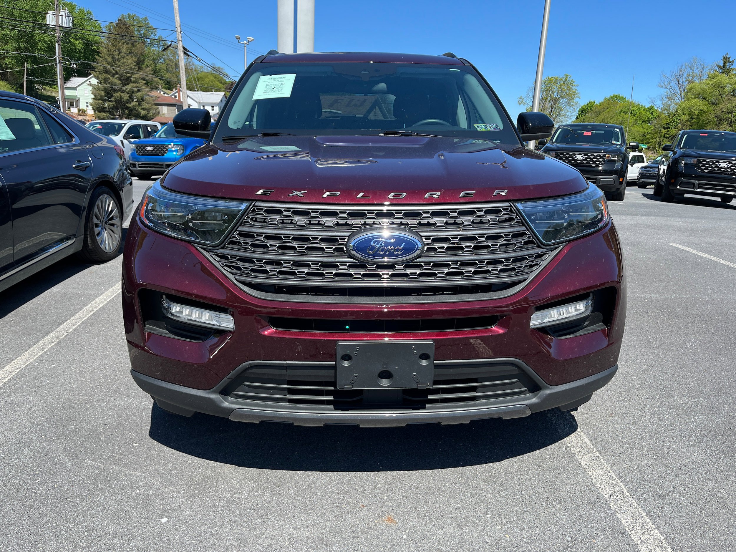 Certified 2022 Ford Explorer XLT w/ Equipment Group 202A AWD/4WD image 2