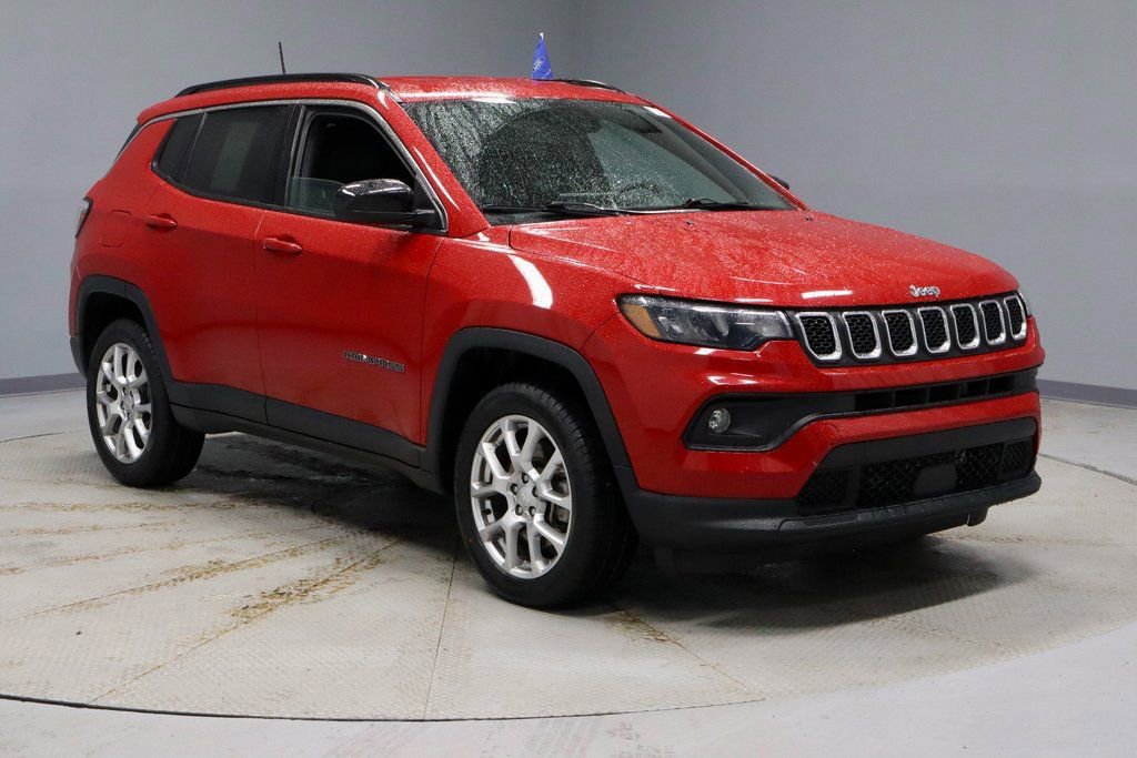 Used 2023 Jeep Compass Latitude image 7