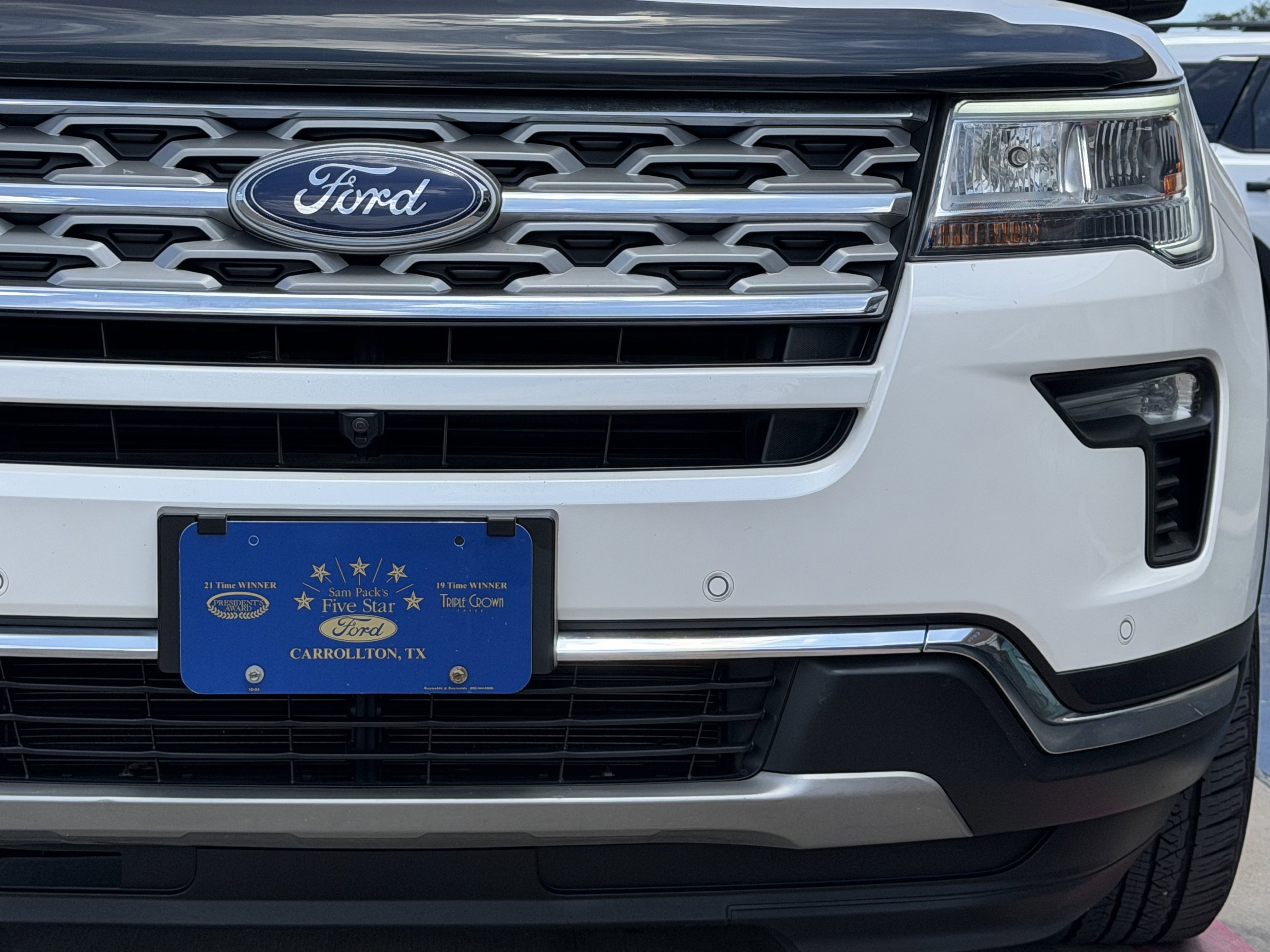 Certified 2019 Ford Explorer Limited w/ Ford Safe & Smart Package AWD/4WD image 9