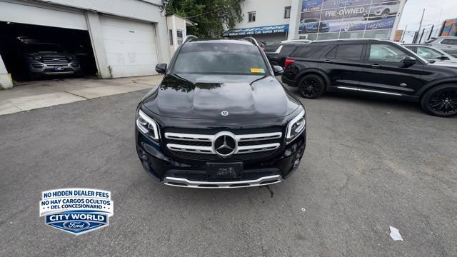 Used 2021 Mercedes-Benz GLB 250 4MATIC w/ Premium Package image 5