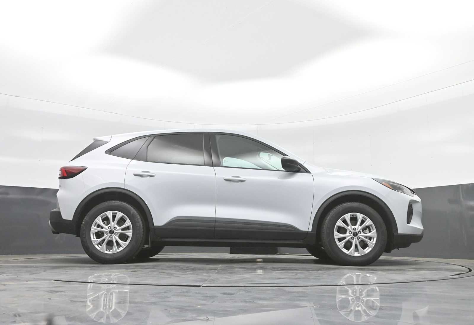 Certified 2025 Ford Escape Active w/ Cold Weather Package FWD image 27