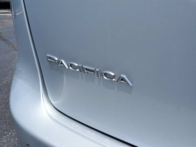 Used 2023 Chrysler Pacifica Touring-L FWD image 33