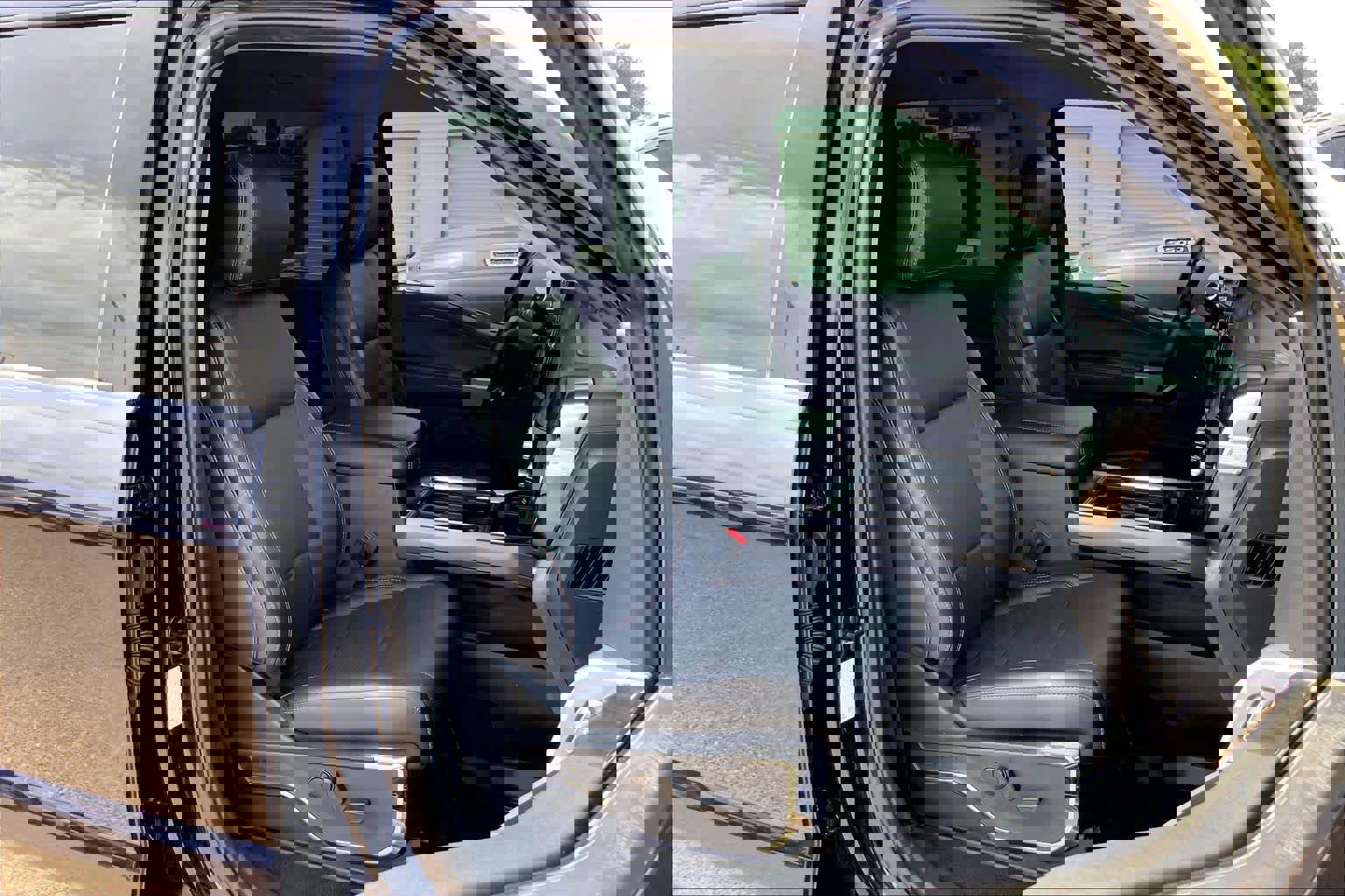 Certified 2024 Ford F250 Lariat w/ Sport Appearance Package image 11