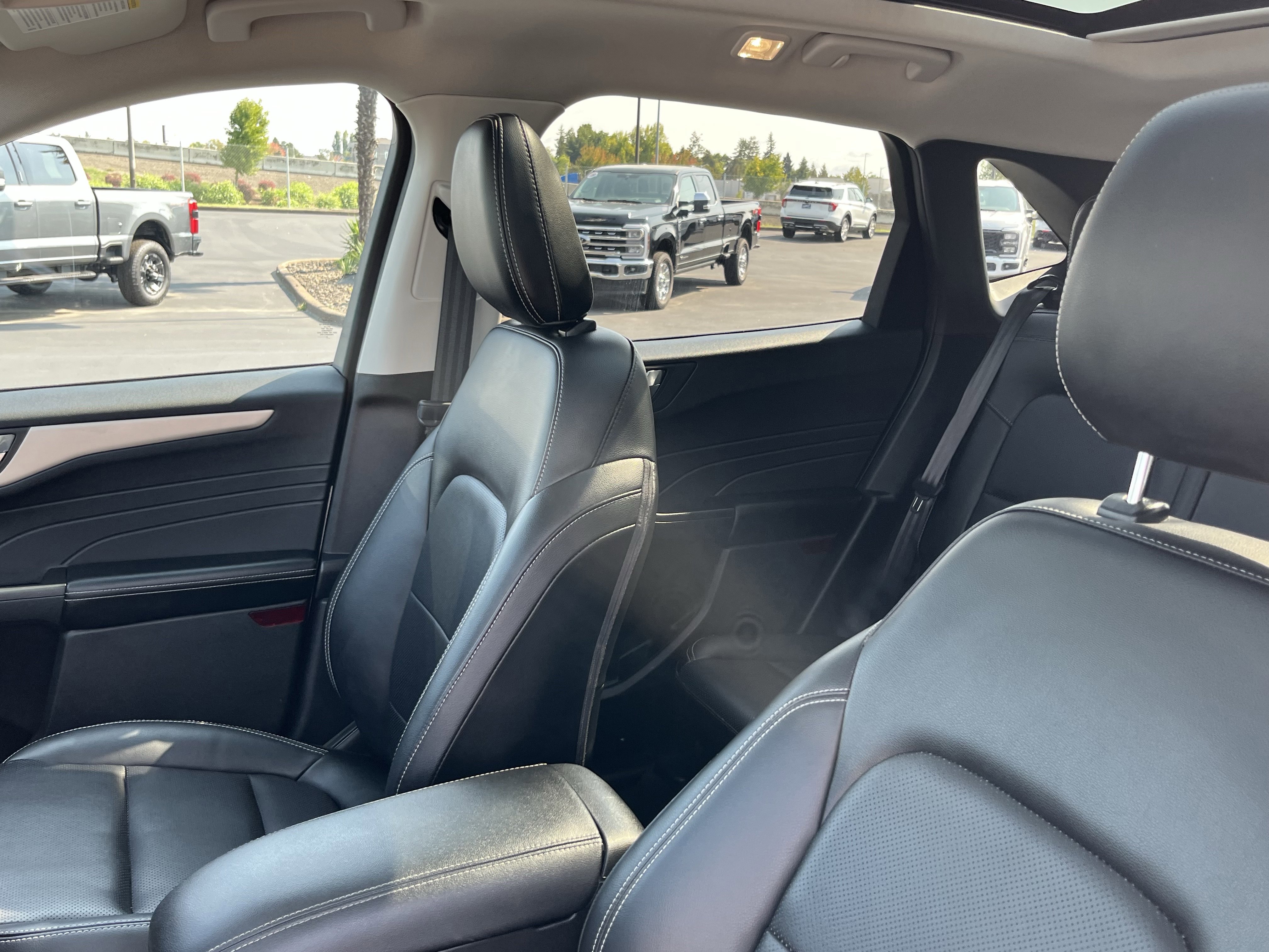 Certified 2022 Ford Escape SEL w/ Technology Package image 15