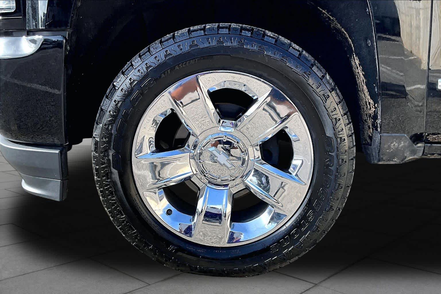 Used 2018 Chevrolet Silverado 1500 LTZ Z71 w/ LTZ Plus Package AWD/4WD image 13