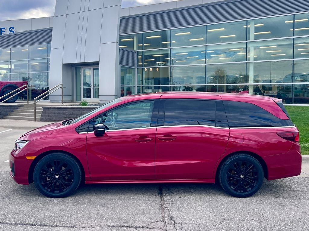 Used 2025 Honda Odyssey Sport-L image 3
