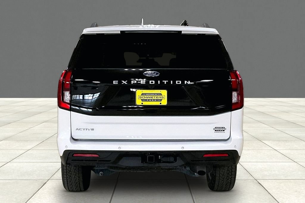 Certified 2025 Ford Expedition Active AWD/4WD image 4