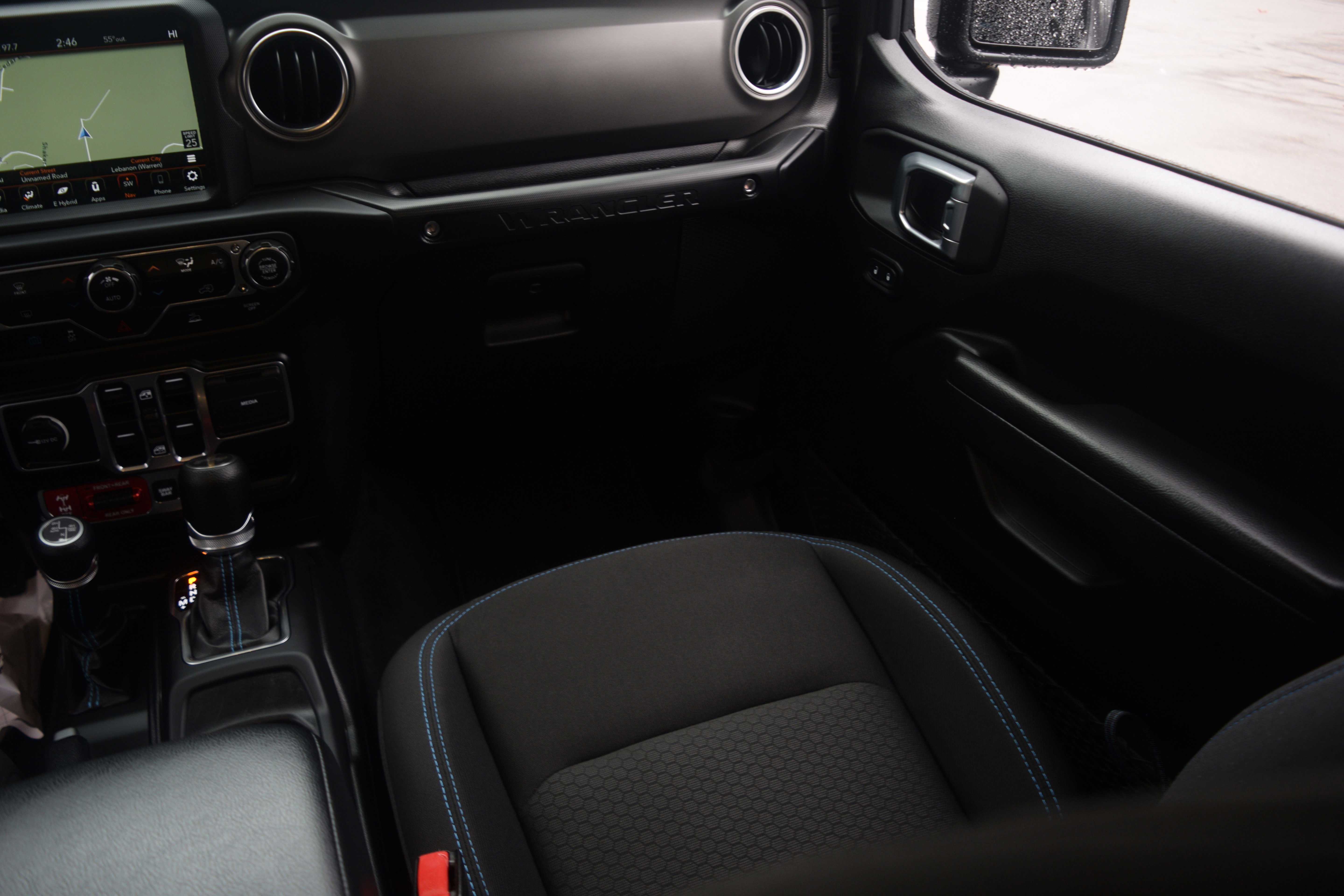 Used 2022 Jeep Wrangler Unlimited Rubicon w/ Steel Bumper Group image 14