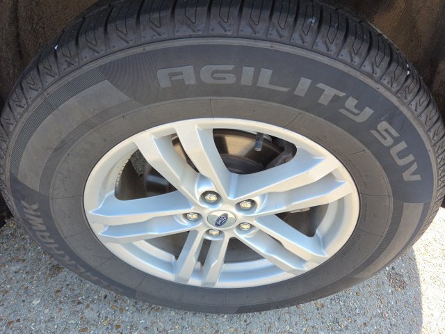Certified 2024 Ford Explorer XLT w/ Equipment Group 202A RWD image 15