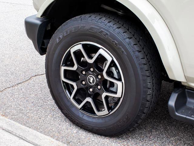 Certified 2025 Ford Bronco Outer Banks AWD/4WD image 5