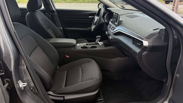 Used 2025 Nissan Altima 2.5 SV AWD/4WD image 24