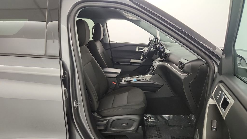 Certified 2024 Ford Explorer XLT AWD/4WD image 30