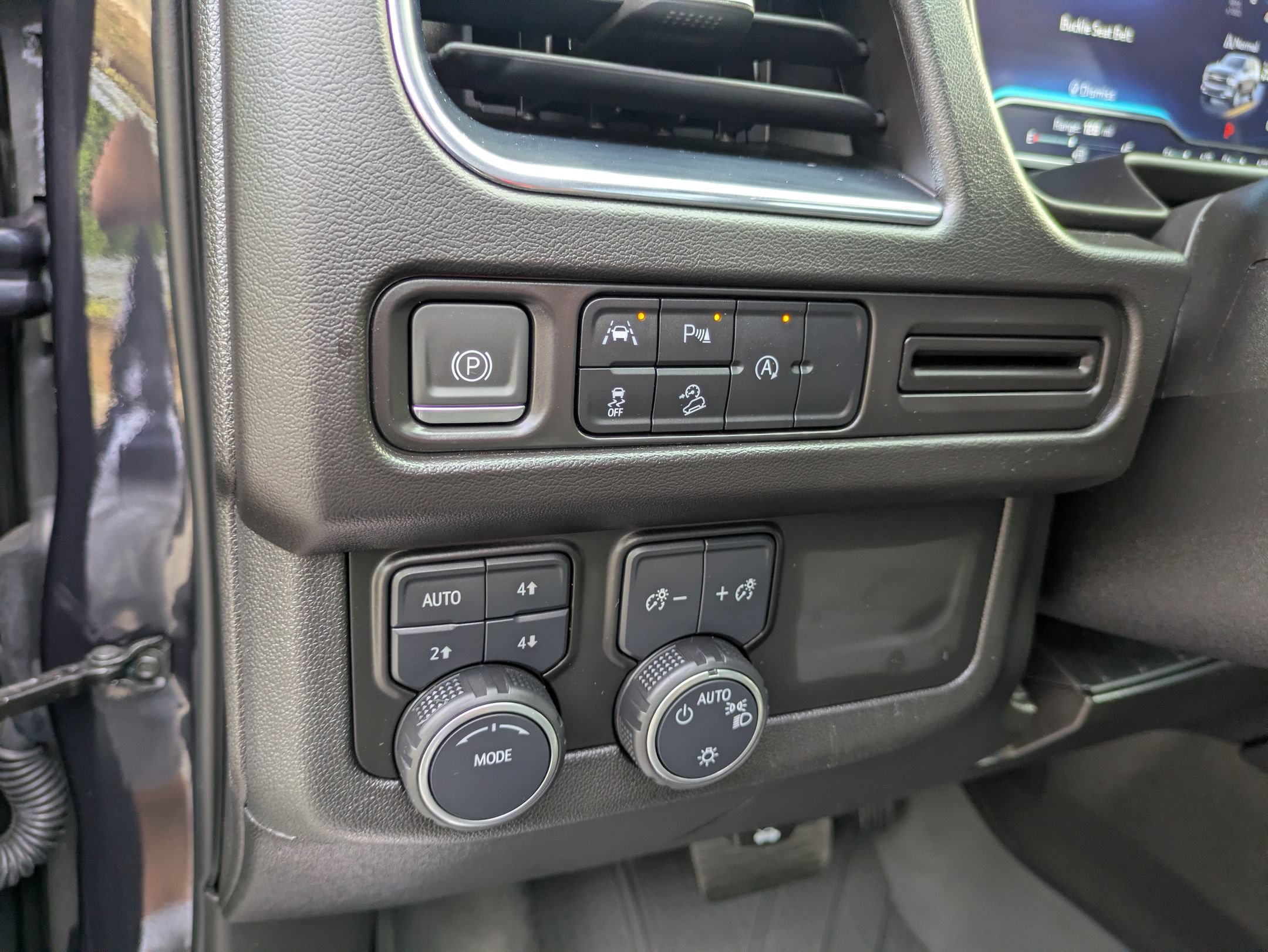 Used 2023 Chevrolet Tahoe Z71 AWD/4WD image 17