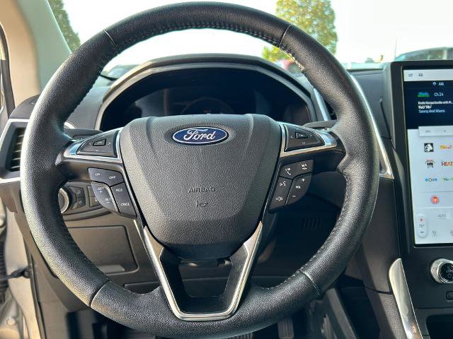 Certified 2024 Ford Edge Titanium AWD/4WD image 23