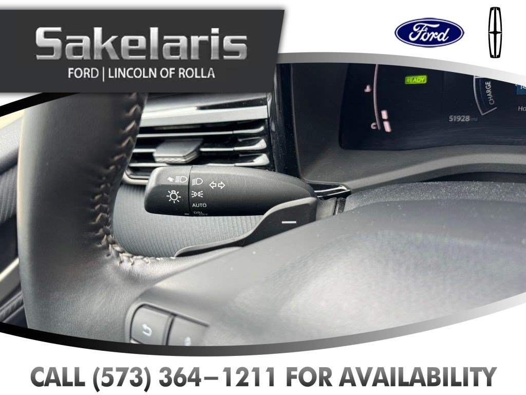 Used 2025 Toyota Camry SE FWD image 18