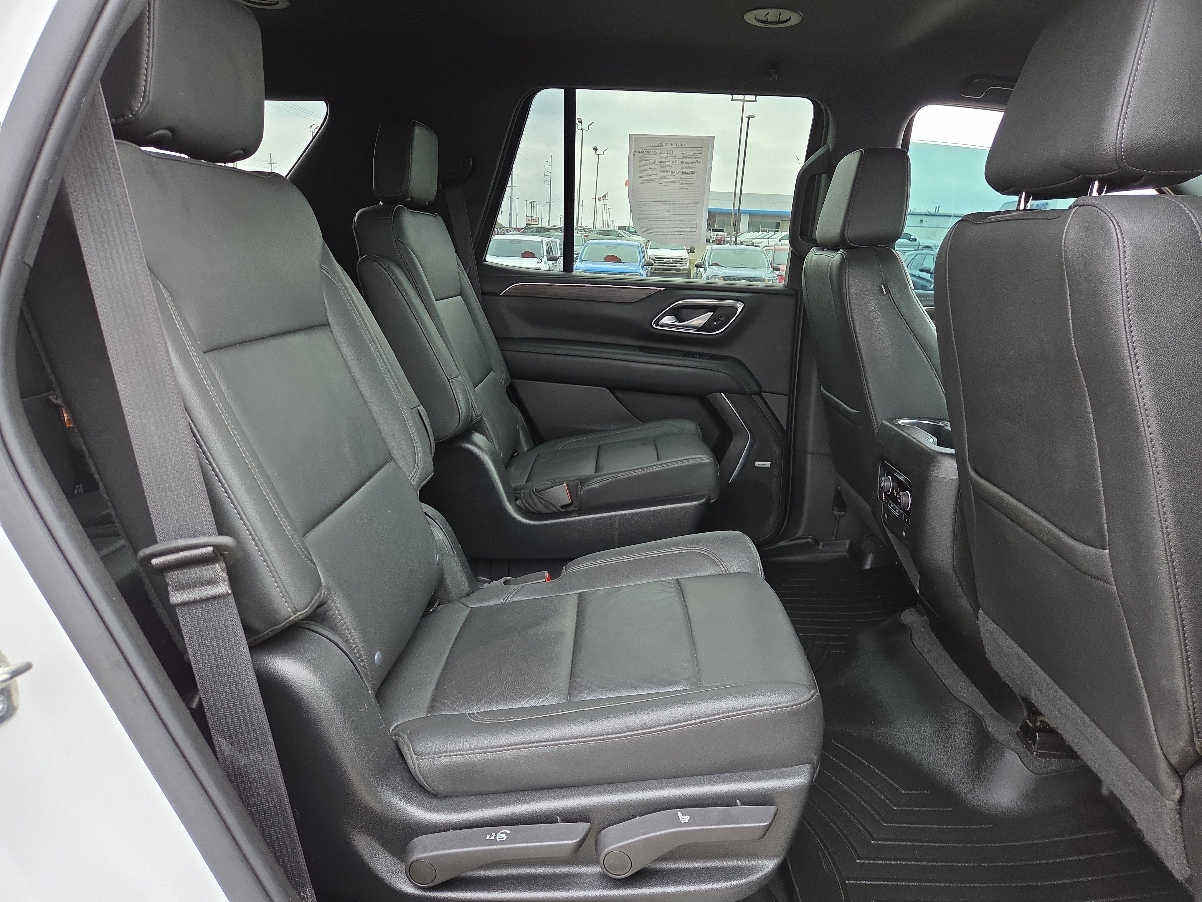 Used 2022 Chevrolet Tahoe Z71 w/ Luxury Package image 16