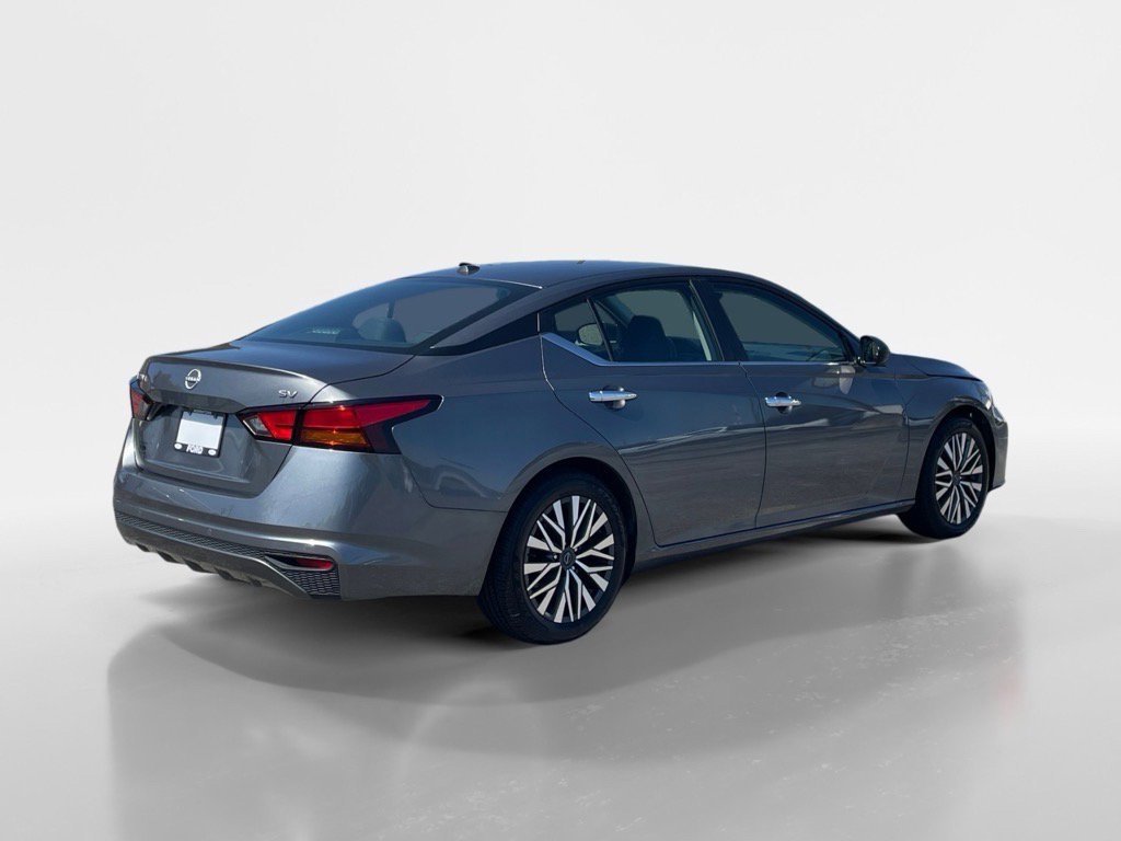 Used 2024 Nissan Altima 2.5 SV image 4
