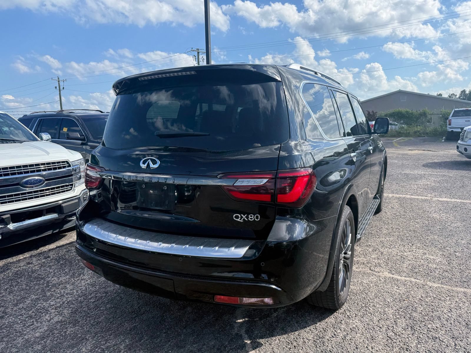 Used 2021 INFINITI QX80 Premium Select w/ All-Season Package RWD image 7
