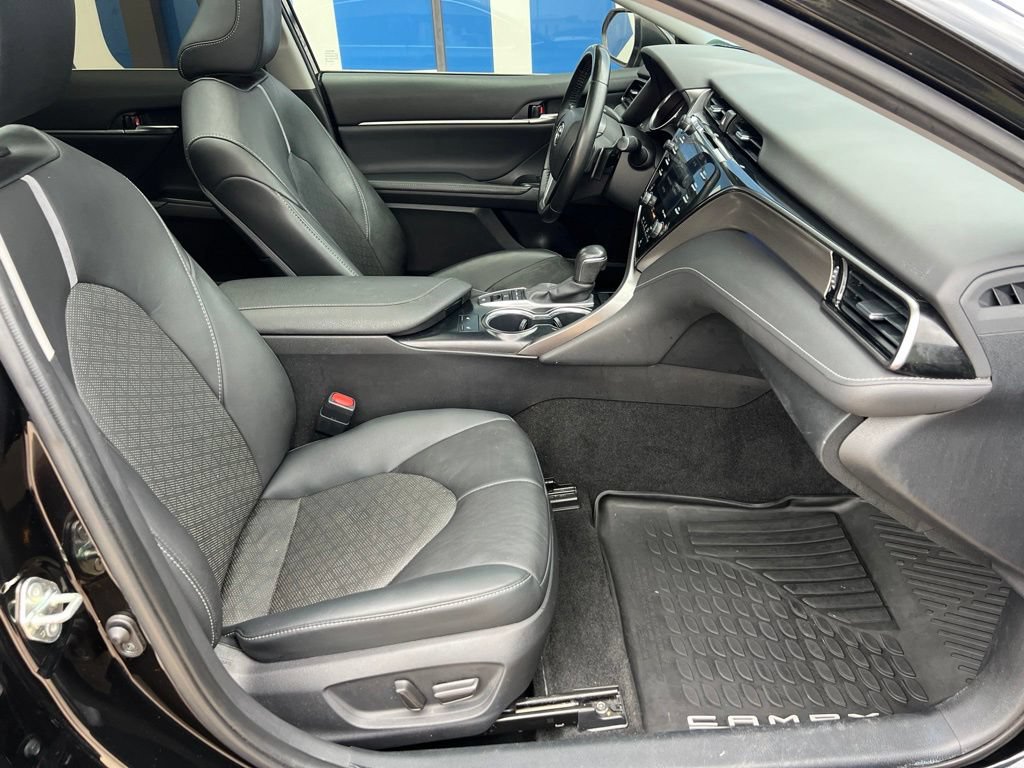 Used 2020 Toyota Camry XSE FWD image 13