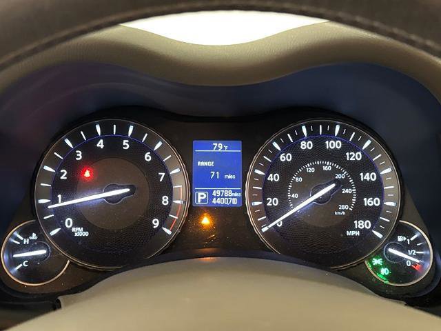 Used 2019 INFINITI Q70 Luxe image 24