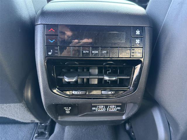 Used 2024 Jeep Grand Cherokee L Limited w/ Black Appearance Package AWD/4WD image 11