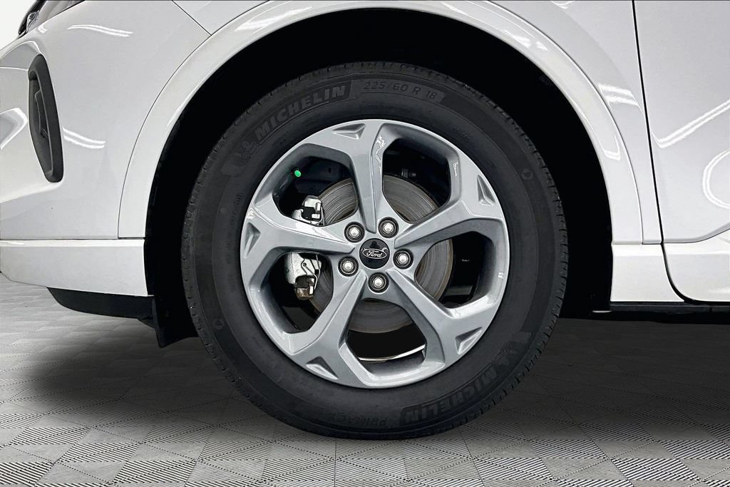 Certified 2023 Ford Escape ST-Line Select AWD/4WD image 9