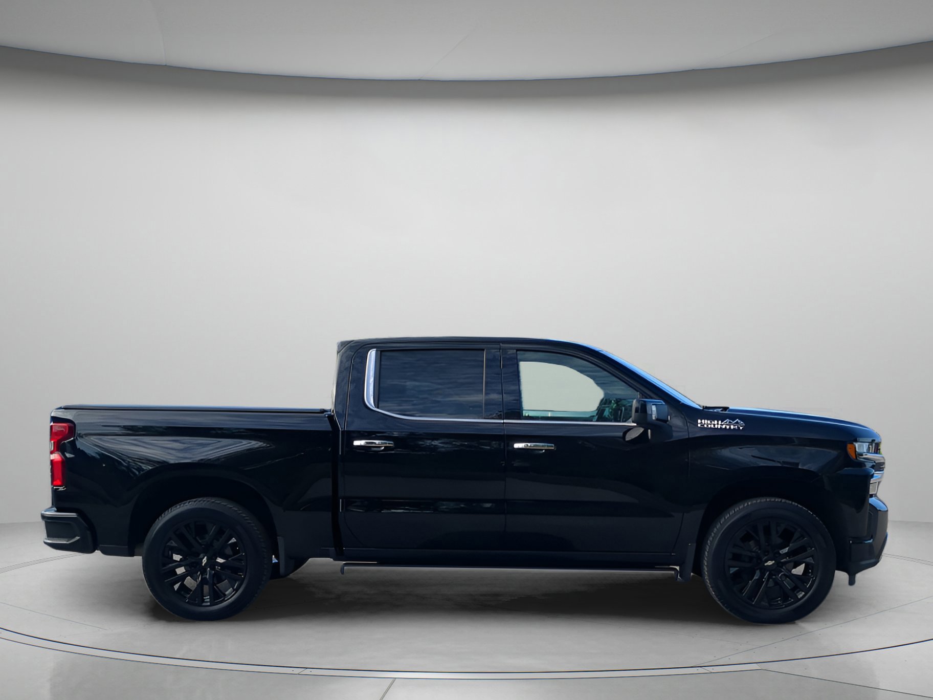 Used 2019 Chevrolet Silverado 1500 High Country w/ Technology Package image 31