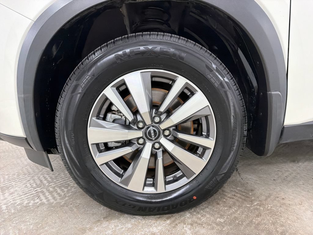 Used 2023 Nissan Pathfinder SL FWD image 13