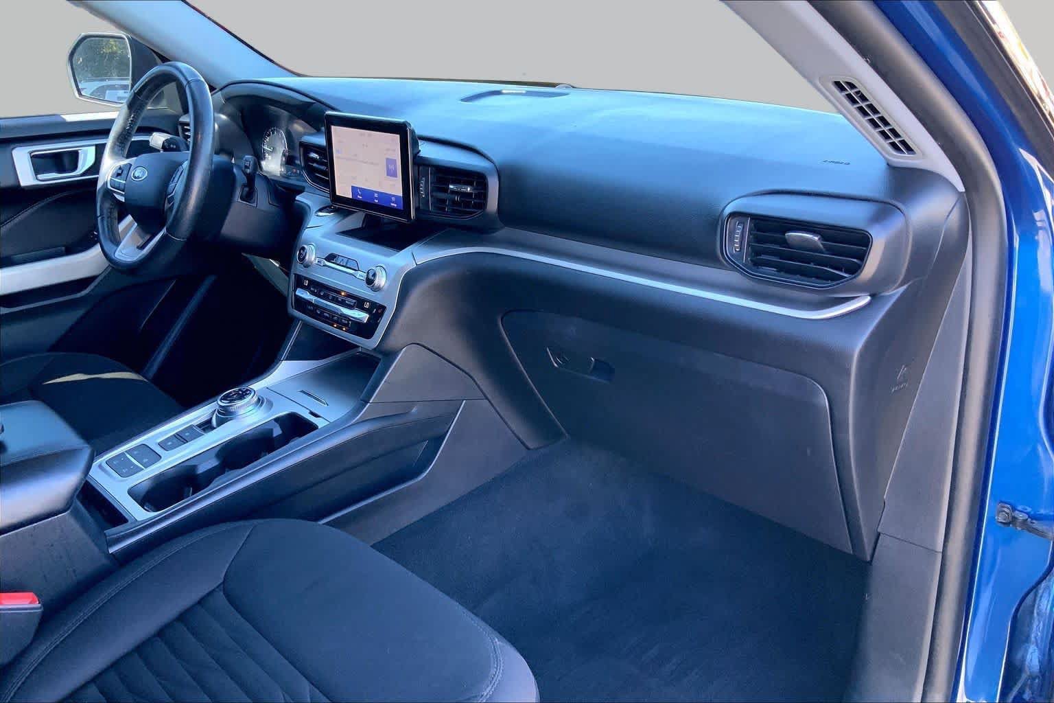 Certified 2021 Ford Explorer XLT RWD image 17