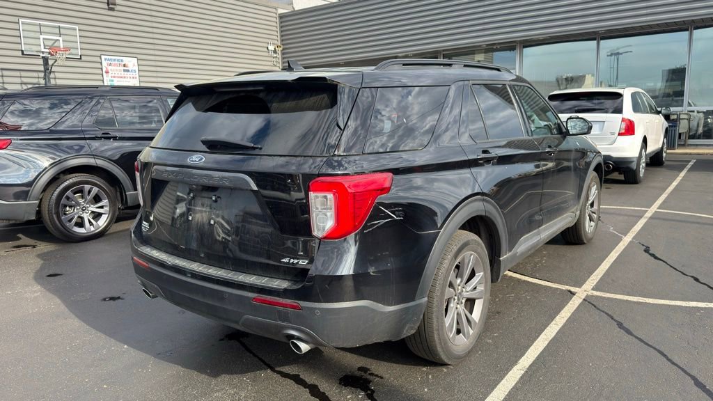 Certified 2023 Ford Explorer XLT w/ Equipment Group 202A image 3