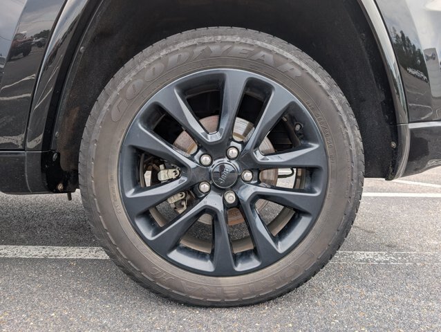 Used 2020 Jeep Grand Cherokee Altitude RWD image 28