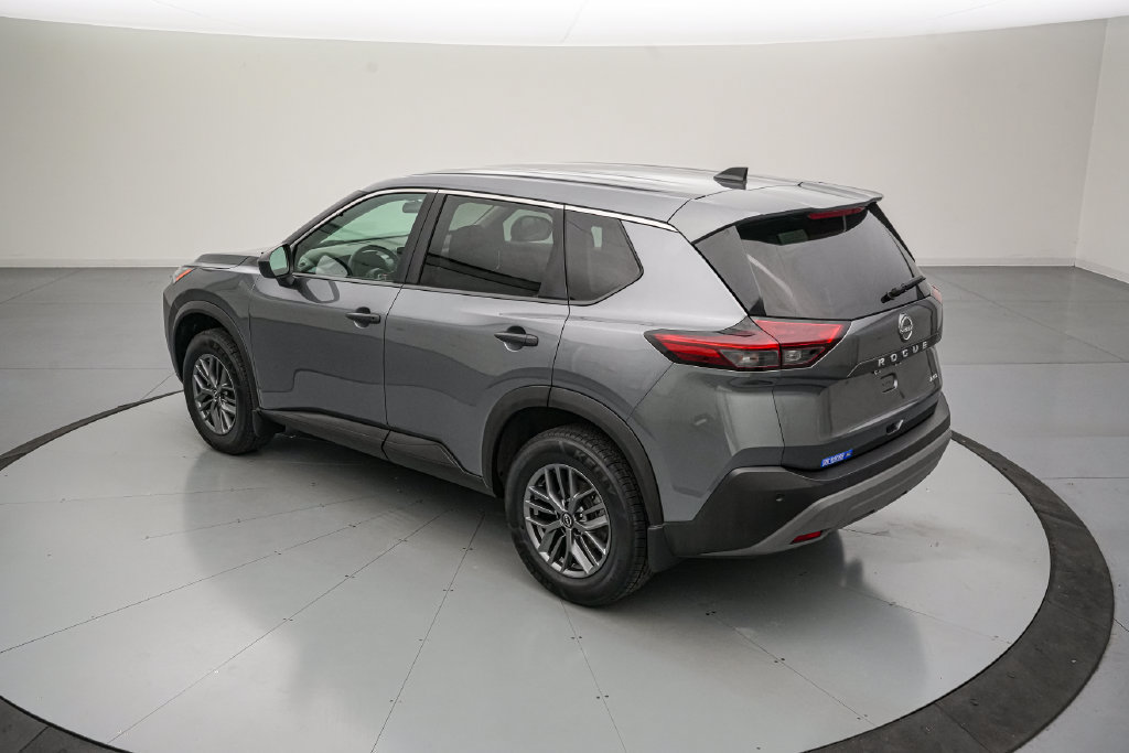 Used 2023 Nissan Rogue S AWD/4WD image 6