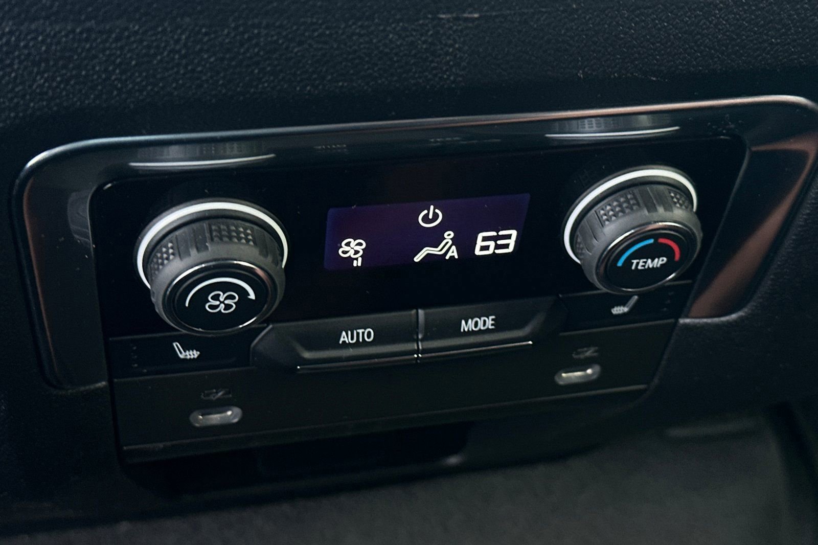 Used 2022 Chevrolet Tahoe LT w/ Luxury Package image 13