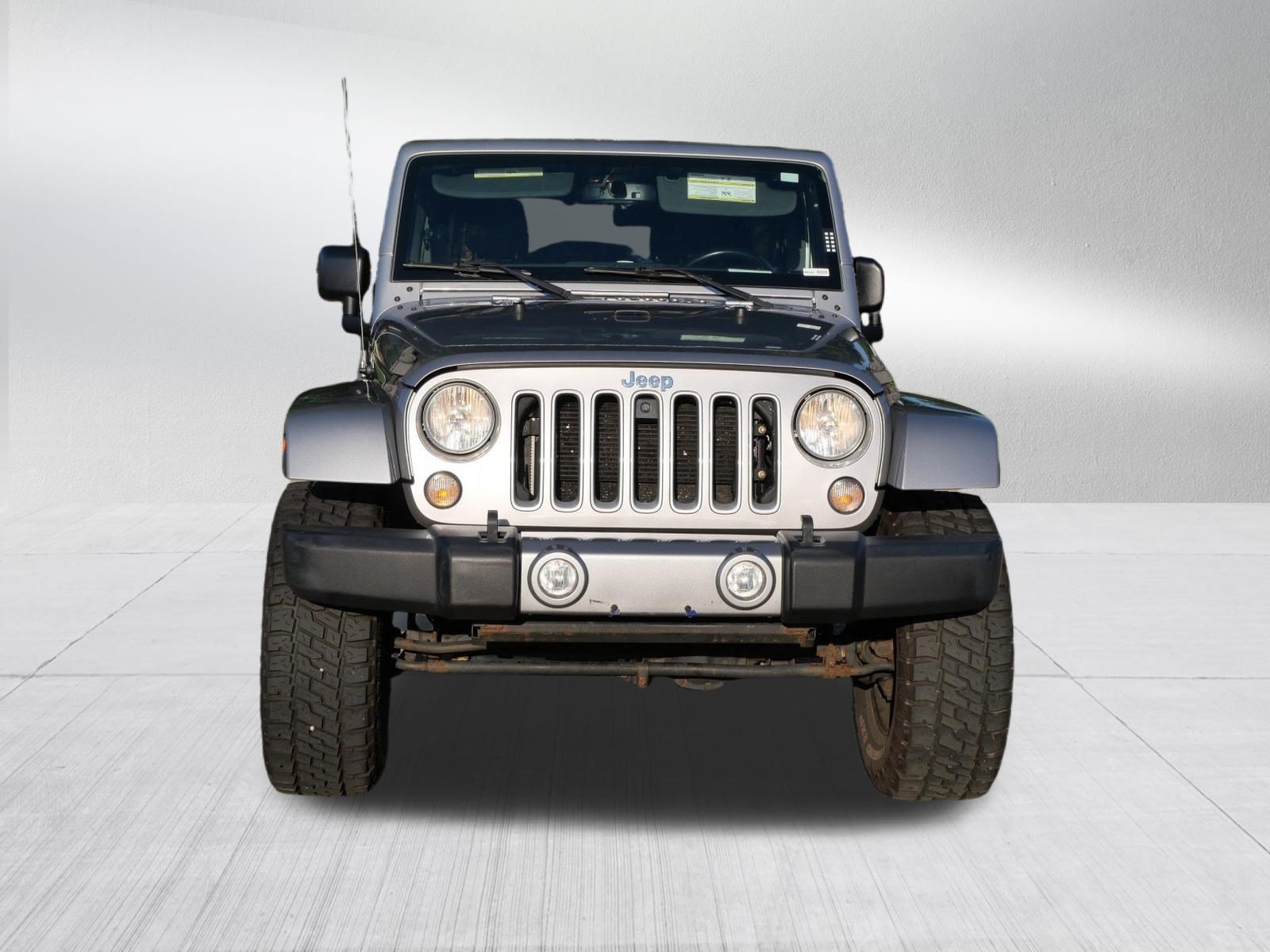 Used 2018 Jeep Wrangler Unlimited Sahara AWD/4WD image 2