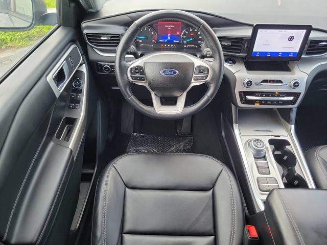Certified 2023 Ford Explorer XLT w/ Equipment Group 202A RWD image 11