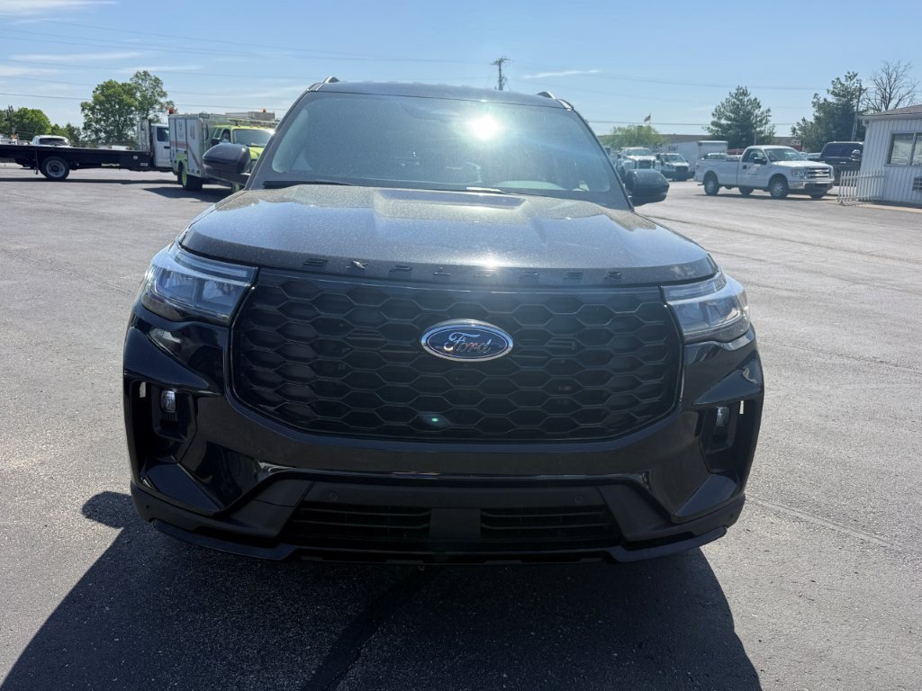 Certified 2025 Ford Explorer ST-Line w/ ST-Line Street Pack AWD/4WD image 4