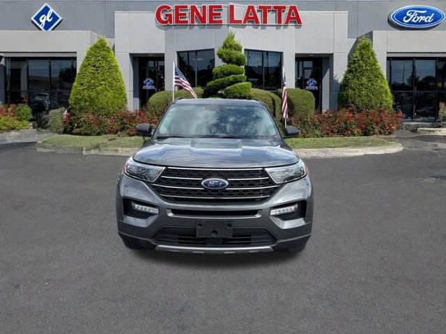 Certified 2022 Ford Explorer XLT w/ Equipment Group 202A image 3