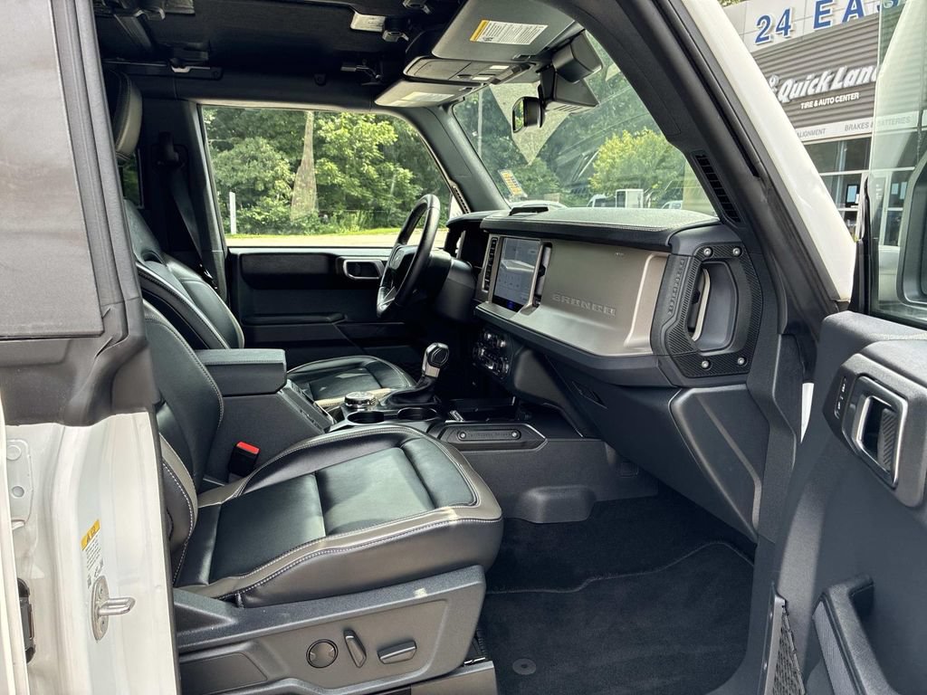 Certified 2025 Ford Bronco Outer Banks AWD/4WD image 9