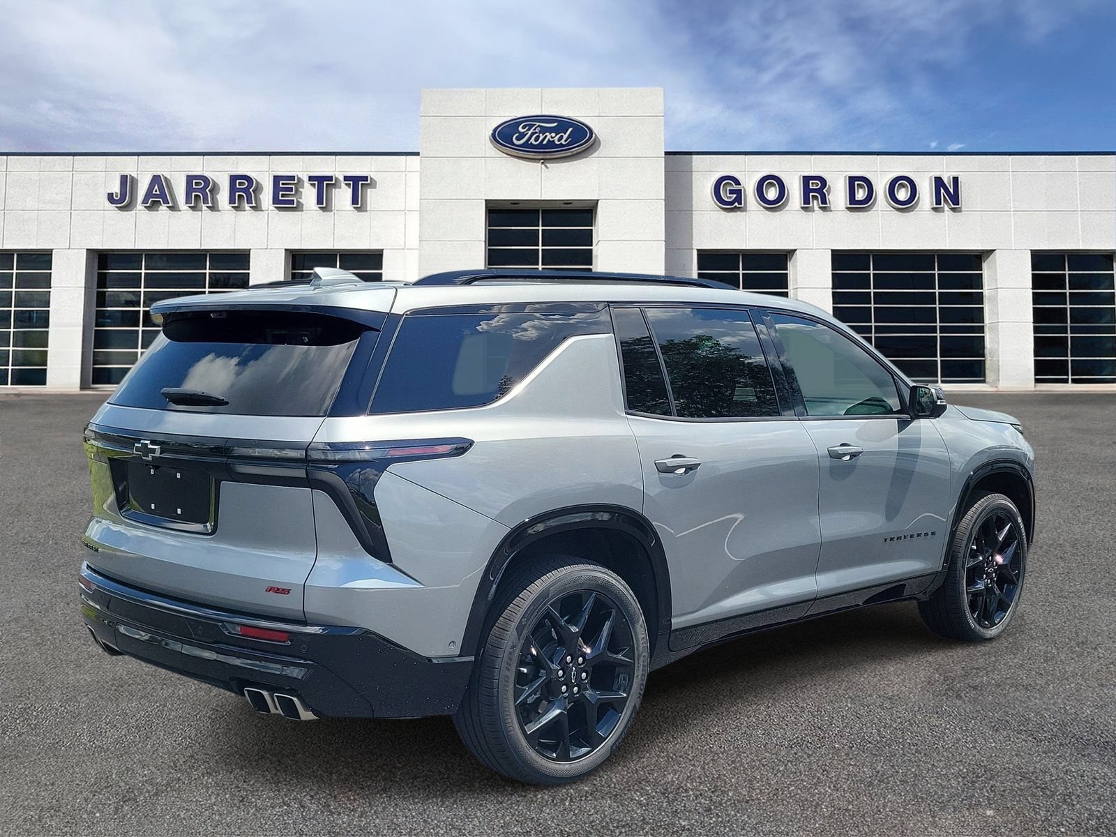 Used 2024 Chevrolet Traverse RS FWD image 4