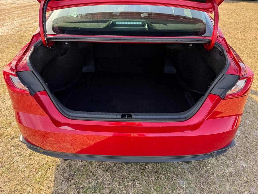 Used 2025 Toyota Camry SE image 23