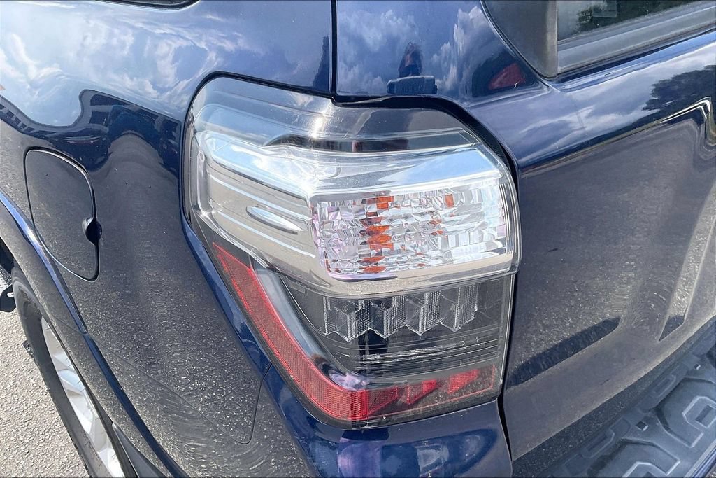 Used 2018 Toyota 4Runner SR5 w/ Wilderness Package AWD/4WD image 31