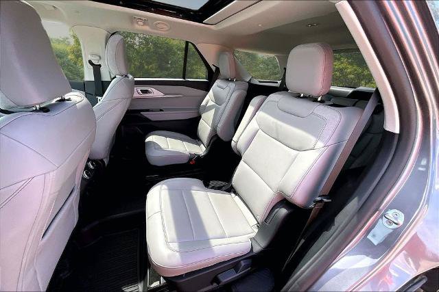 Certified 2025 Ford Explorer Active w/ Active Comfort Package AWD/4WD image 26