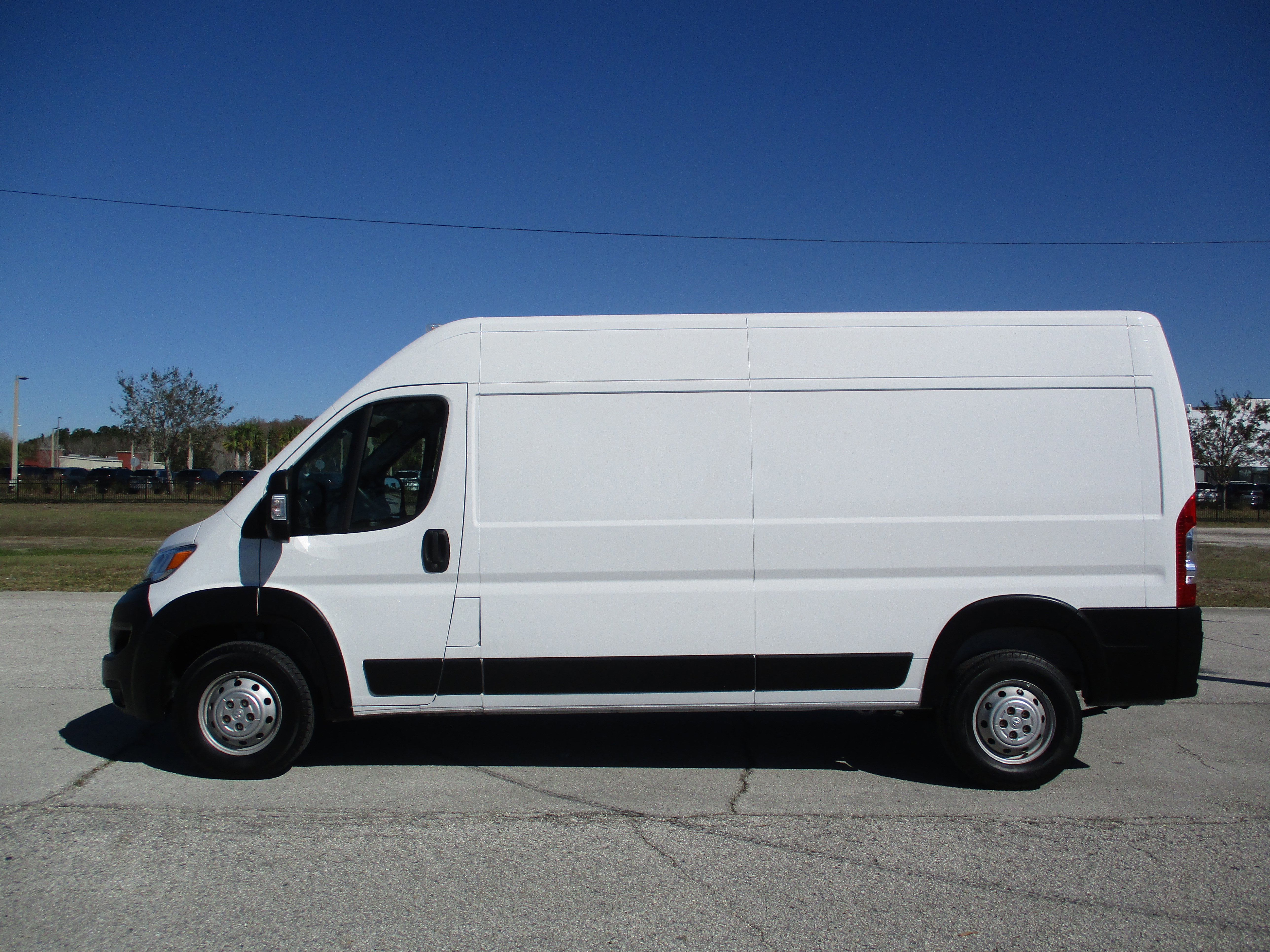 Used 2023 RAM ProMaster 2500 image 2