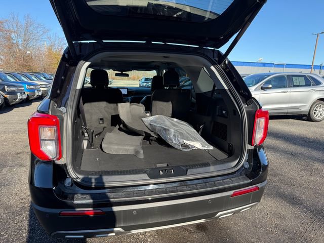 Certified 2022 Ford Explorer XLT w/ Equipment Group 202A image 11